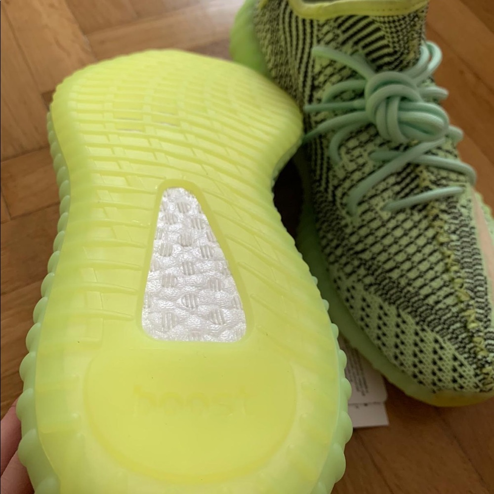 Yezzy - Picture 5 of 6